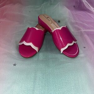 Bandolino Fuchsia Slide Sandals